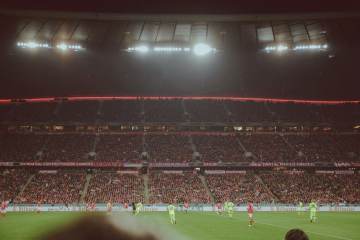西班牙0-0佛得角，乌拉圭1-1沙特，H组乱成一锅粥（配图示意）